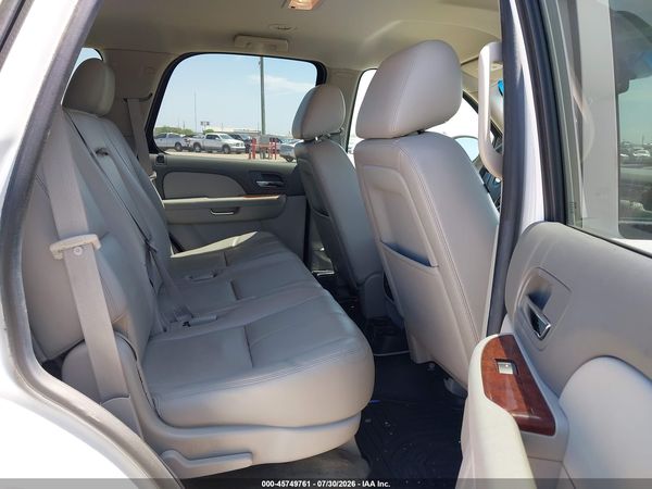 2014 CHEVROLET TAHOE LT — I8