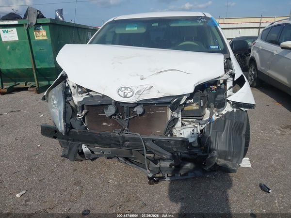 2014 TOYOTA SIENNA L V6 7 PASSENGER