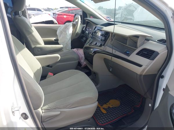 2014 TOYOTA SIENNA L V6 7 PASSENGER