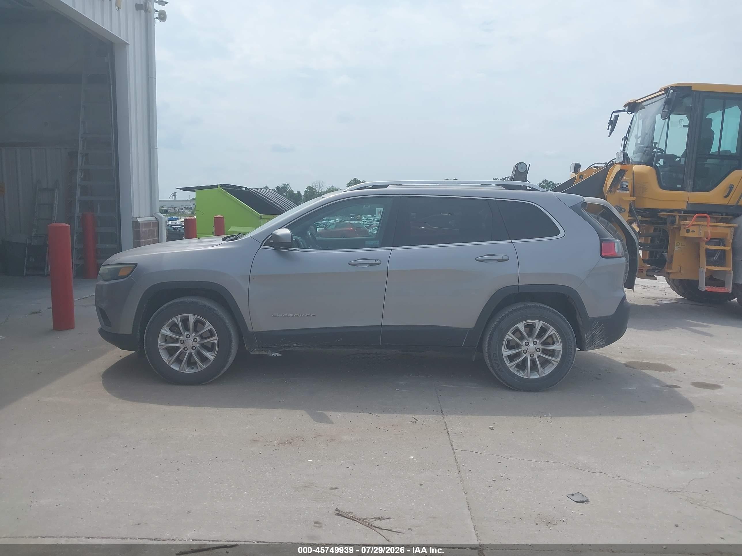 2019 JEEP CHEROKEE LATITUDE 4X4