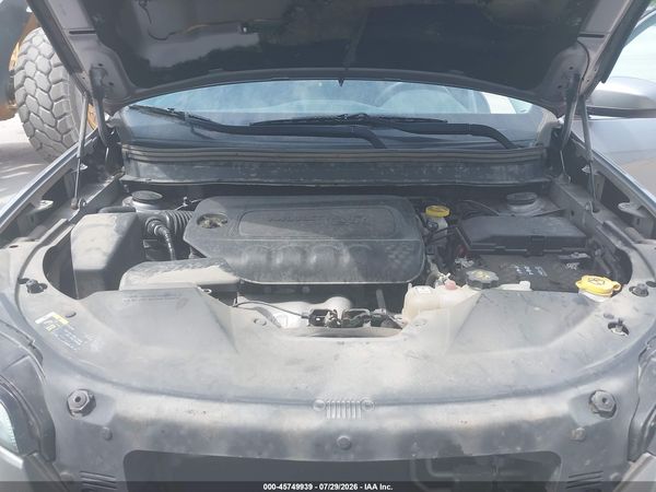2019 JEEP CHEROKEE LATITUDE 4X4