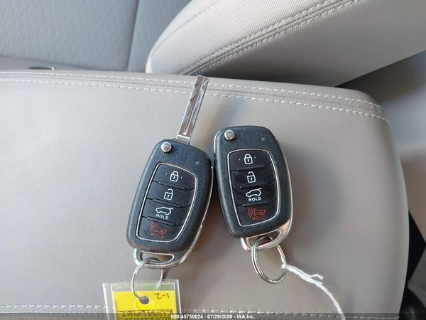 2019 HYUNDAI TUCSON SE