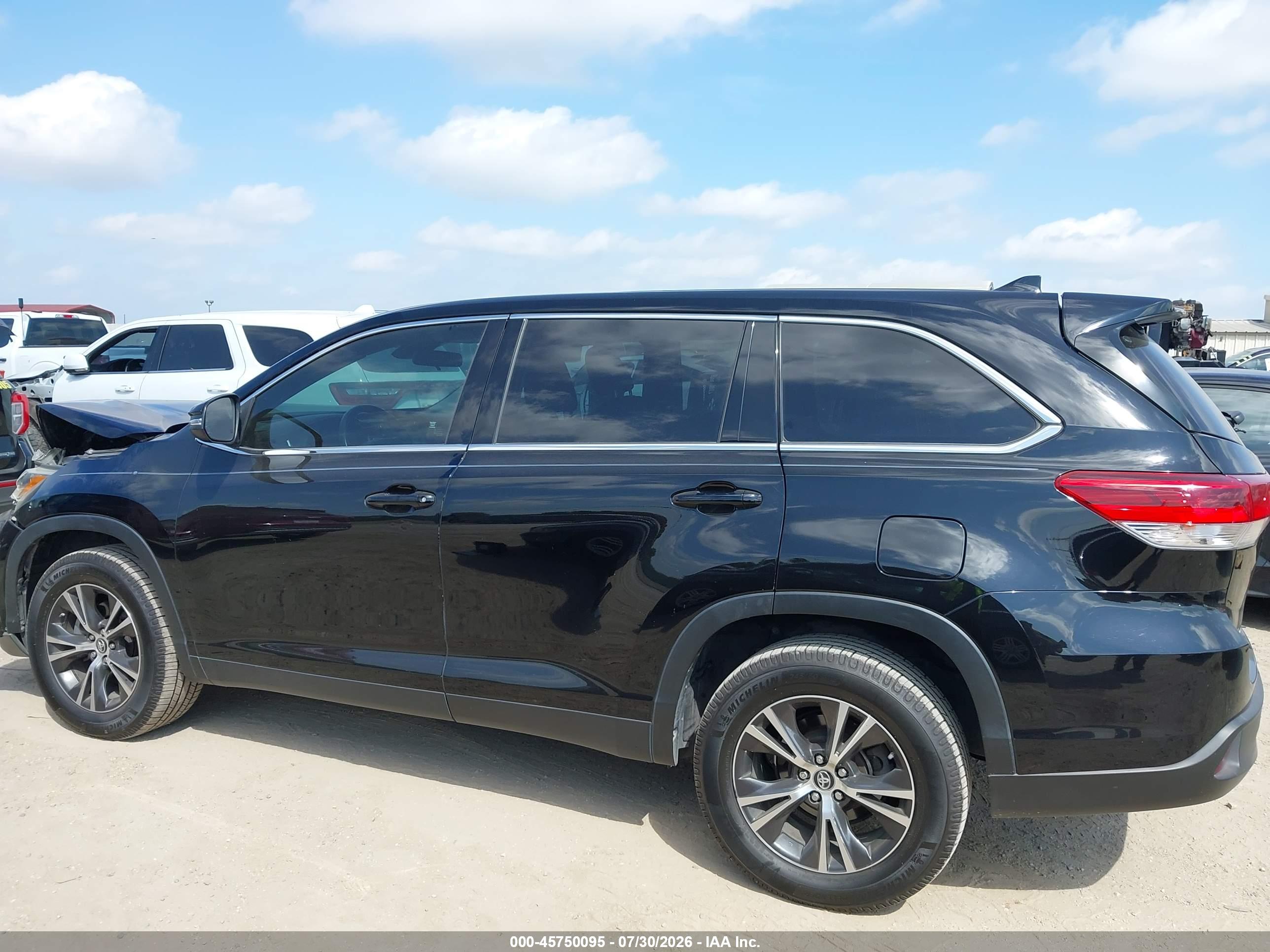 2019 TOYOTA HIGHLANDER LE PLUS