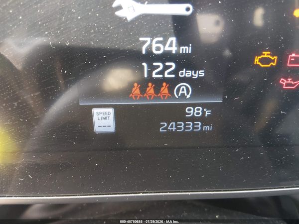 2023 KIA SPORTAGE X-LINE — I7