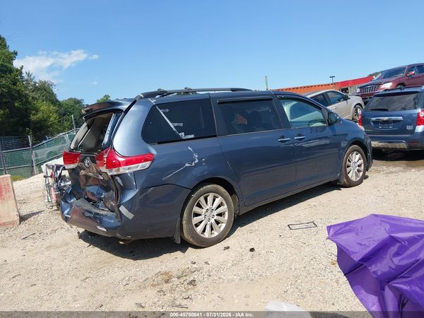 2014 TOYOTA SIENNA LIMITED 7 PASSENGER — I4