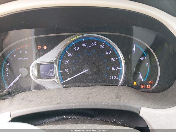 2014 TOYOTA SIENNA LIMITED 7 PASSENGER — I7