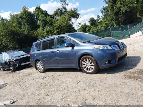 2014 TOYOTA SIENNA LIMITED 7 PASSENGER — I116