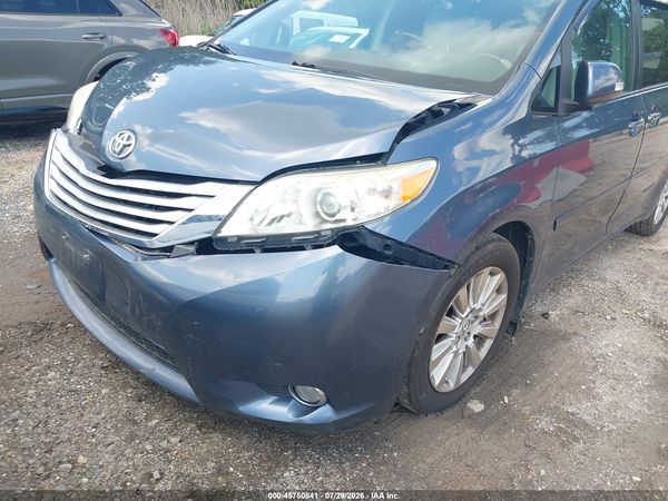 2014 TOYOTA SIENNA LIMITED 7 PASSENGER — I154