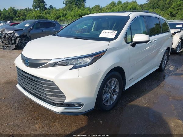 2021 TOYOTA SIENNA — I2