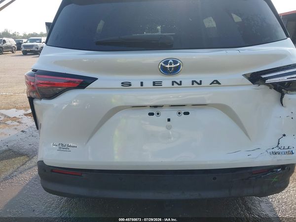 2021 TOYOTA SIENNA XLE — I6