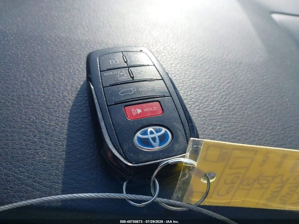 2021 TOYOTA SIENNA XLE — I11