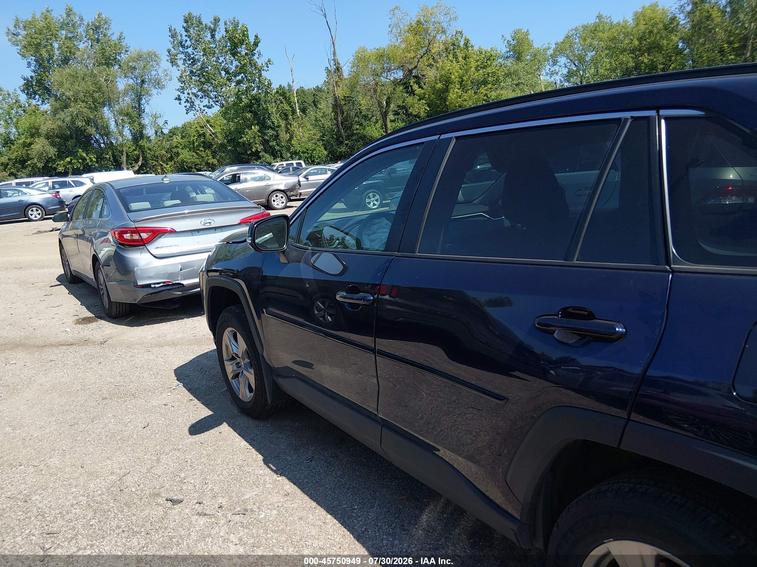 2023 TOYOTA RAV4 XLE