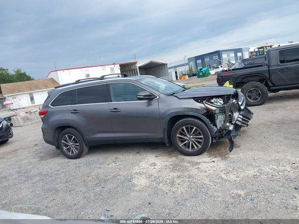 2019 TOYOTA HIGHLANDER XLE