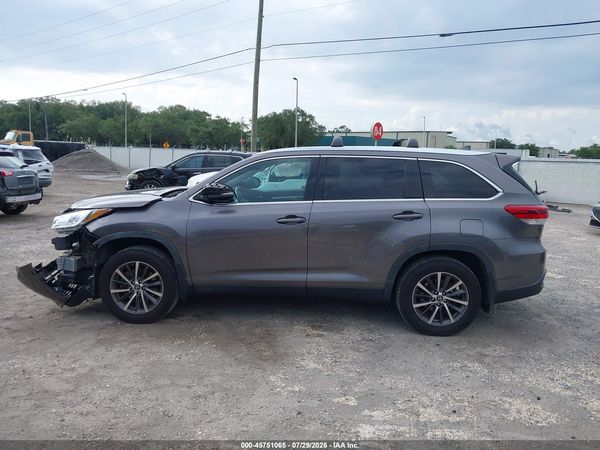2019 TOYOTA HIGHLANDER XLE