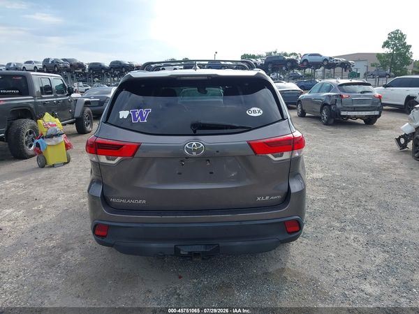 2019 TOYOTA HIGHLANDER XLE