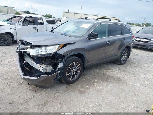 2019 TOYOTA HIGHLANDER XLE