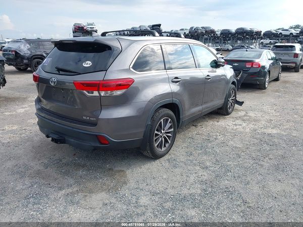 2019 TOYOTA HIGHLANDER XLE
