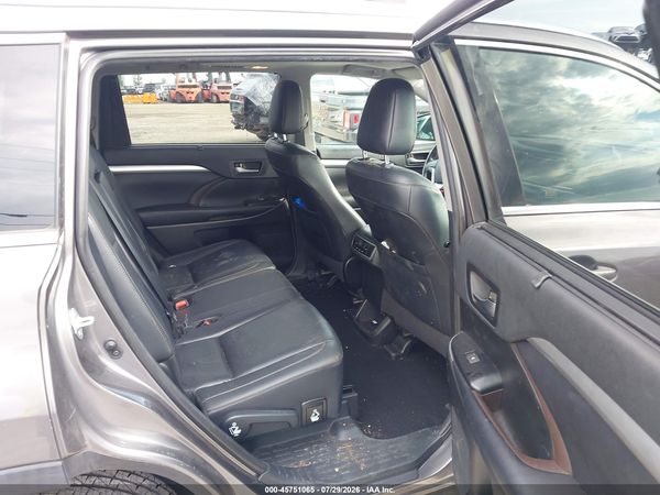 2019 TOYOTA HIGHLANDER XLE