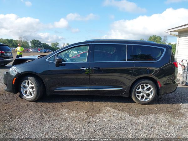 2018 CHRYSLER PACIFICA