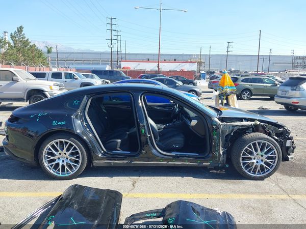2018 PORSCHE PANAMERA 4