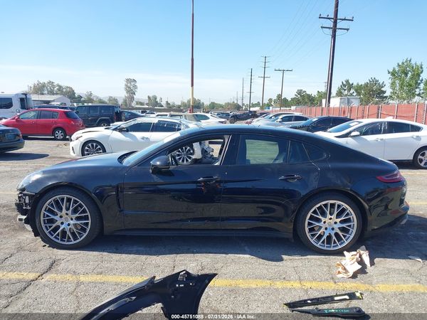 2018 PORSCHE PANAMERA