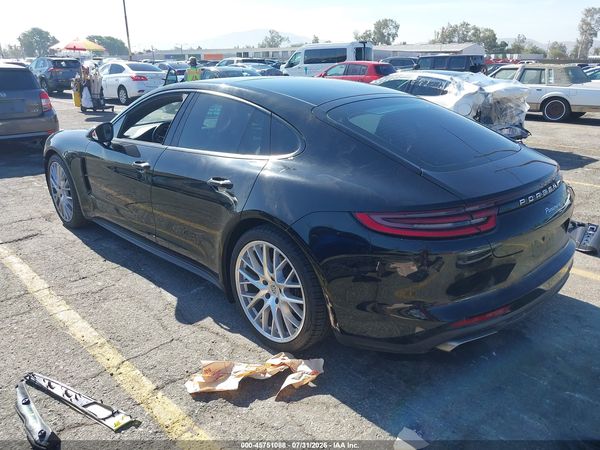 2018 PORSCHE PANAMERA 4