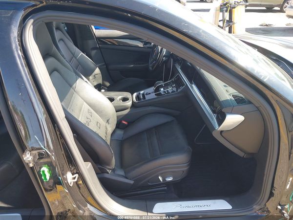 2018 PORSCHE PANAMERA 4