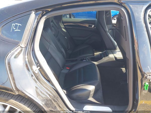 2018 PORSCHE PANAMERA 4