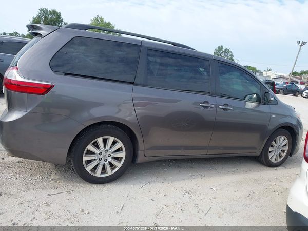 2017 TOYOTA SIENNA