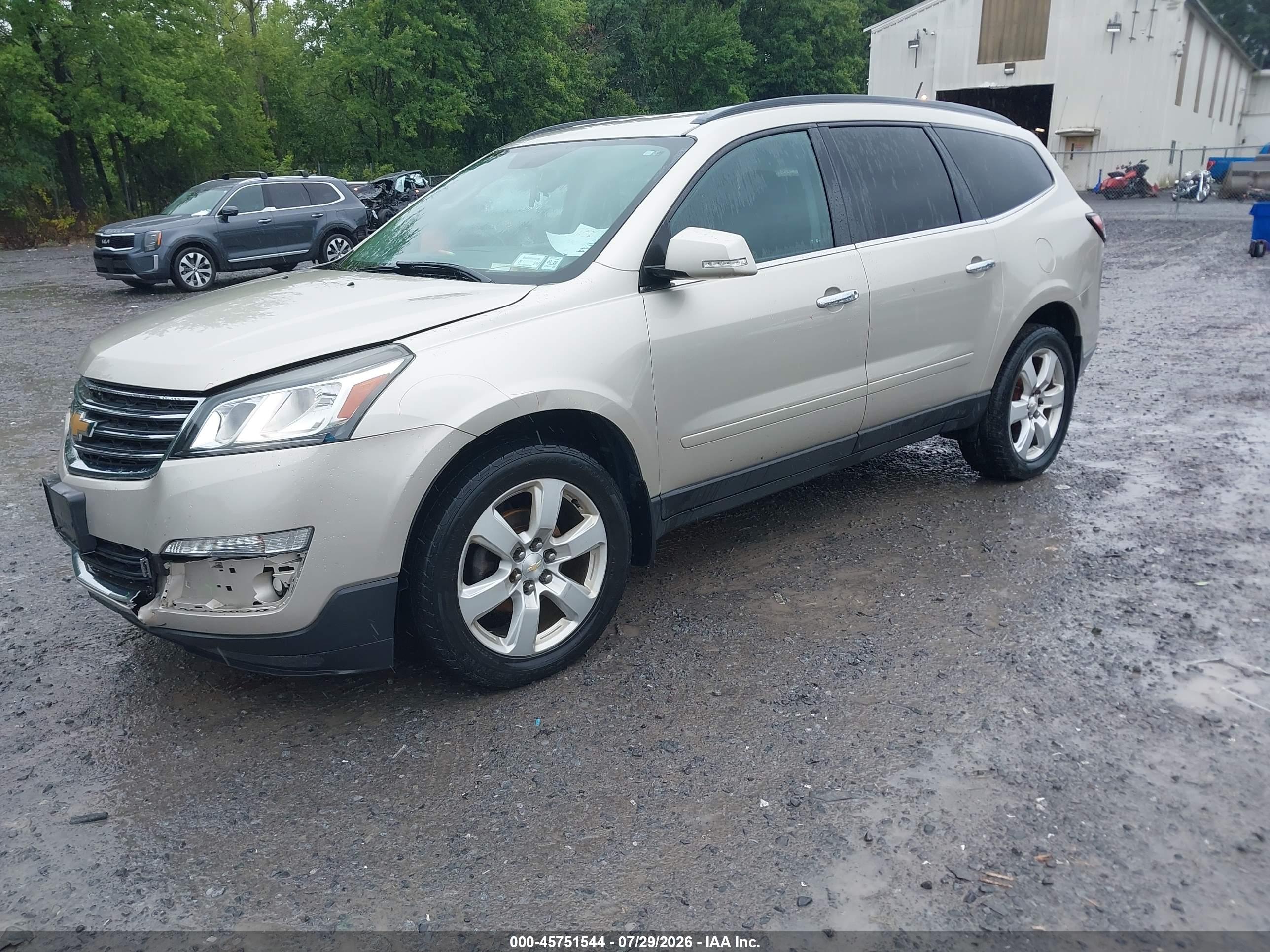 2016 CHEVROLET TRAVERSE LT — I2