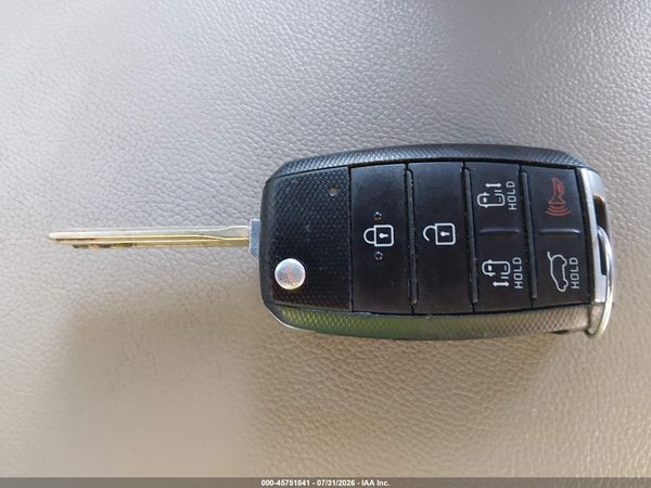 2016 KIA SEDONA LX