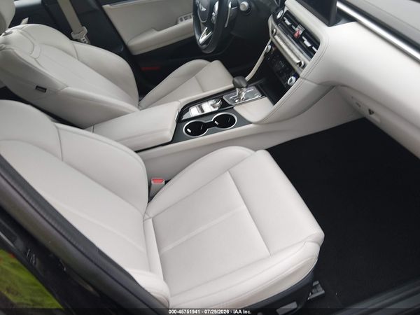 2025 GENESIS G70 2.5T RWD