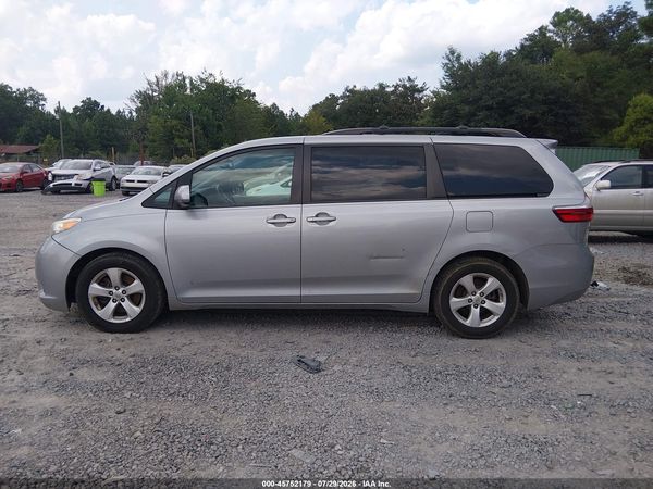 2015 TOYOTA SIENNA LE 8 PASSENGER