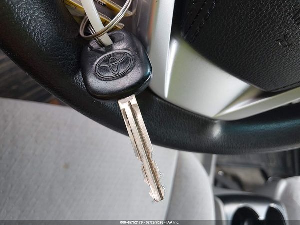 2015 TOYOTA SIENNA LE 8 PASSENGER