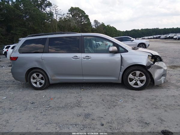 2015 TOYOTA SIENNA LE 8 PASSENGER