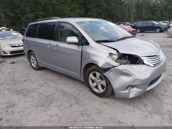 2015 TOYOTA SIENNA LE 8 PASSENGER