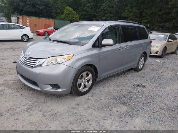 2015 TOYOTA SIENNA LE 8 PASSENGER