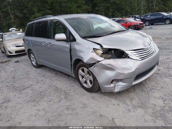 2015 TOYOTA SIENNA LE 8 PASSENGER
