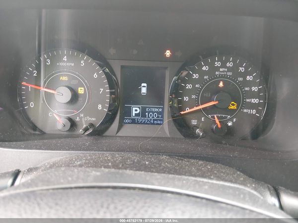 2015 TOYOTA SIENNA LE 8 PASSENGER