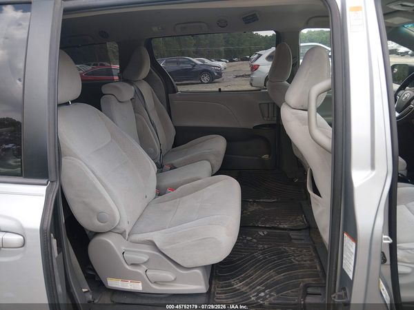 2015 TOYOTA SIENNA LE 8 PASSENGER