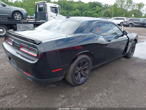 2016 DODGE CHALLENGER SXT