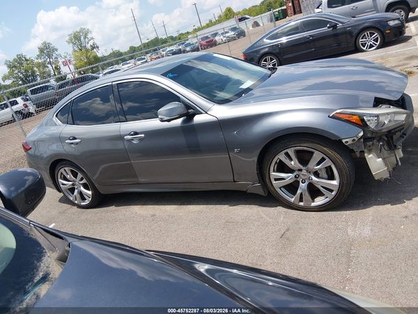 2017 INFINITI Q70 3.7
