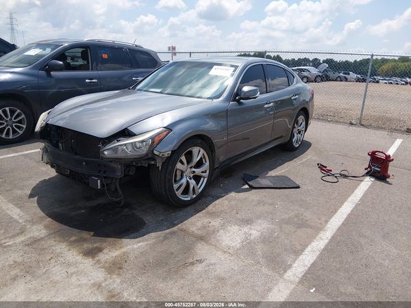 2017 INFINITI Q70 3.7