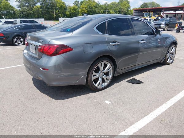 2017 INFINITI Q70 3.7