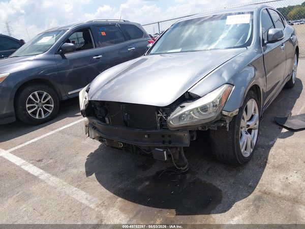 2017 INFINITI Q70 3.7