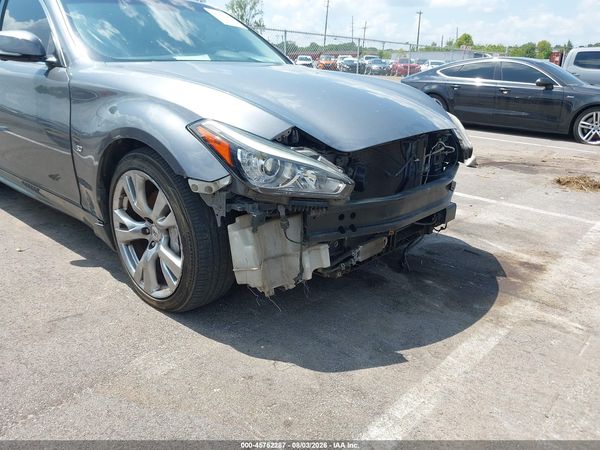 2017 INFINITI Q70 3.7