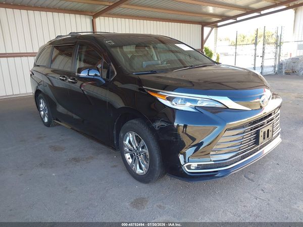 2022 TOYOTA SIENNA PLATINUM