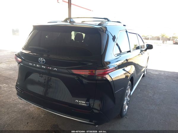 2022 TOYOTA SIENNA PLATINUM