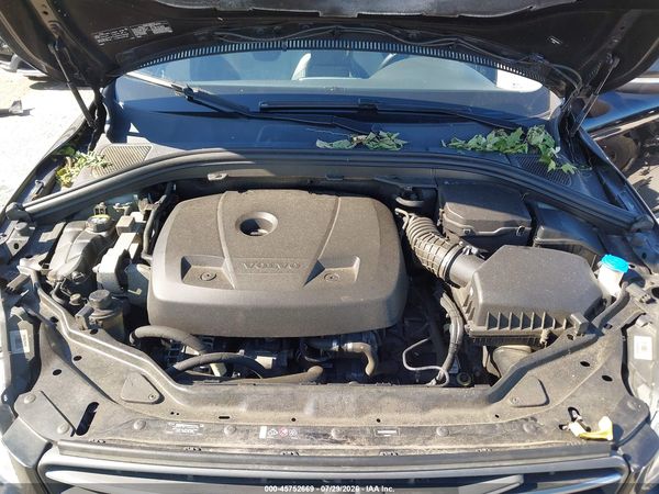 2017 VOLVO XC60 T6 DYNAMIC