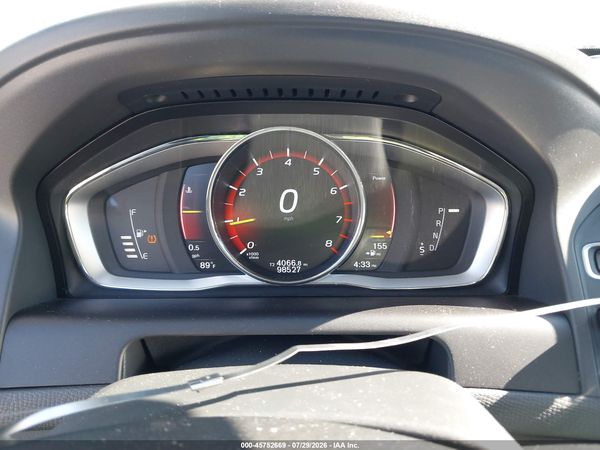 2017 VOLVO XC60 T6 DYNAMIC